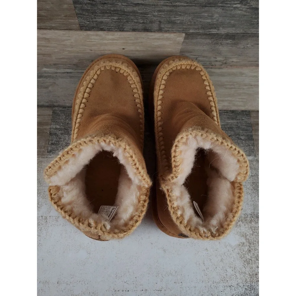 Bearpaw Womens Winter Boots Sz 9 Iced Coffee Suede Crochet Stitching Slip On
